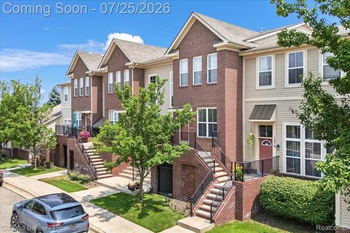 1385 Parkcrest Dr, Waterford, MI, 48327-4803 | Card Image
