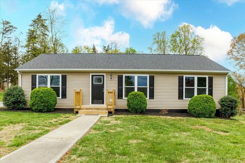 1100 Merriman Way Rd, Moneta, VA, 24121-3171 | Card Image
