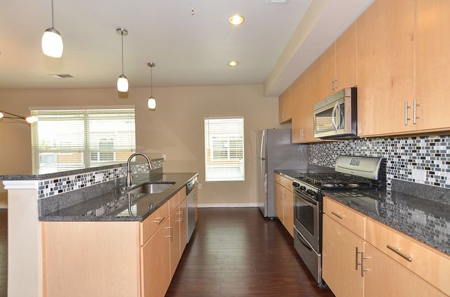 APT-1003 - 2606 Wilson St, Condo with 2 bedrooms, 3 bathrooms and 2 parking in Austin TX | Image 6