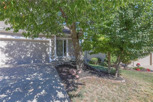 6332 Nw 82nd Ct, Kansas City, MO, 64151-1068 | Card Image