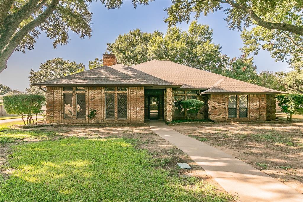 Poe Ln, Mansfield, TX 76063