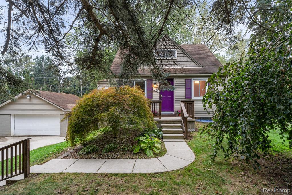 Saint Clair Dr, Rochester Hills, MI 48309