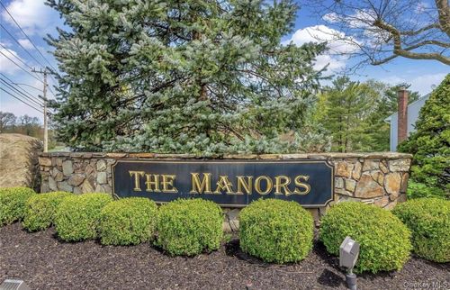 5 Manors Dr, Jericho, NY, 11753-1729 | Card Image