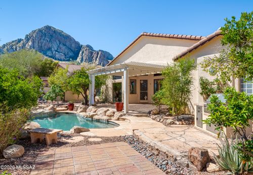 10290 N Calle Del Carnero, Oro Valley, AZ, 85737-6637 | Card Image