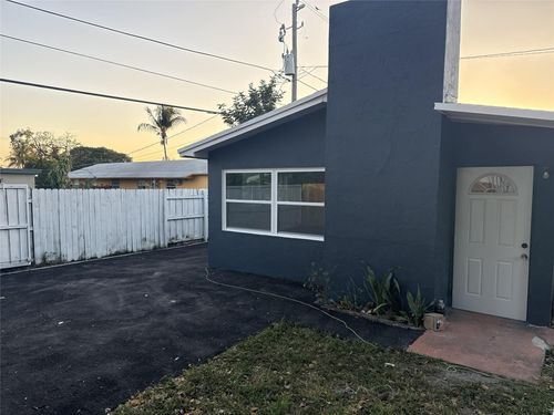 rear-249 Sw 12th St, Dania Beach, FL, 33004-4228 | Card Image