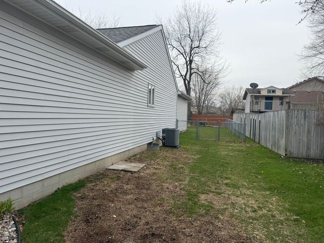 Side view | Image 45