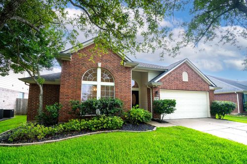 12804 Flat Creek Dr, Pearland, TX, 77584-3104 | Card Image