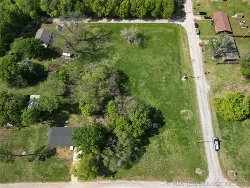 003 W Minnie Avenue, Davis, OK, 73030 | Card Image
