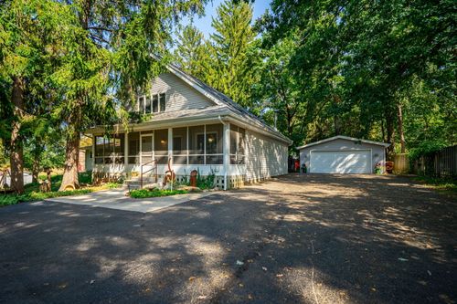 9649 Beaver Valley Rd, Belvidere, IL, 61008-8057 | Card Image