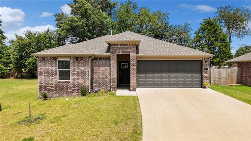 911 W Sonoma St, Rogers, AR, 72758-4303 | Card Image