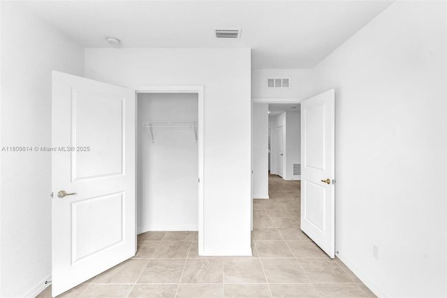 2033 Sw Castinet Ln, House other with 4 bedrooms, 3 bathrooms and null parking in Port St. Lucie FL | Image 26