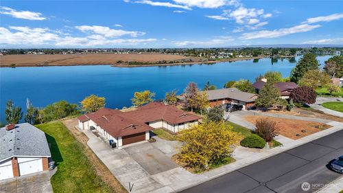 306 N Crestview Dr, Moses Lake, WA, 98837-1412 | Card Image