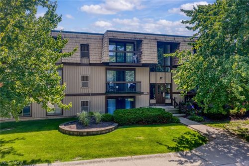 s1-9820 Sunrise Blvd, North Royalton, OH, 44133-3465 | Card Image