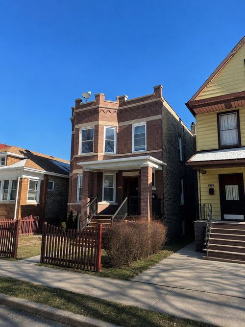 2-4147 N Monticello Ave, Chicago, IL, 60618-2011 | Card Image
