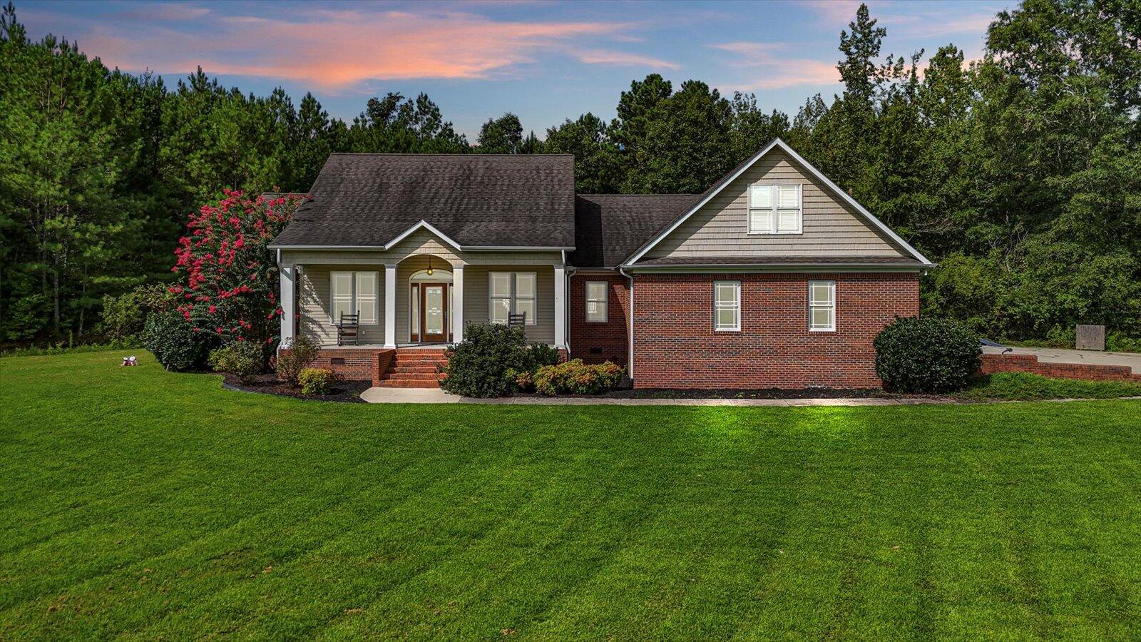 Denise St, Bridgeport, AL 35740