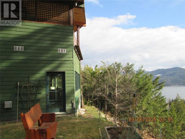 5305 Meadow Creek Cres, House other with 4 bedrooms, 3 bathrooms and 5 parking in Celista BC | Image 52