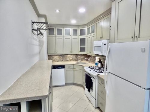 b408-3000 Spout Run Pkwy, ARLINGTON, VA, 22201-4219 | Card Image