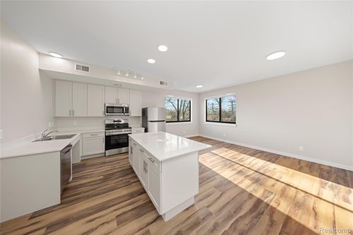 209-16530 E Warren Ave, Detroit, MI, 48224-2743 | Card Image