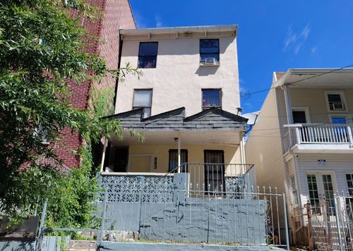 883 175th St, Bronx, NY, 10460-4712 | Card Image