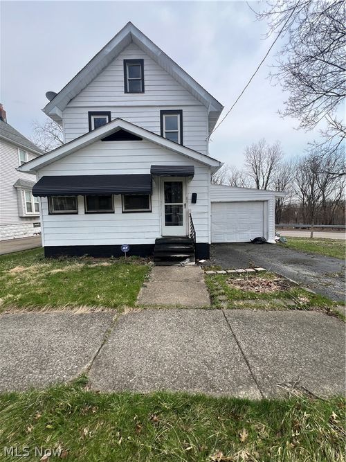 2277 5th St Sw, Akron, OH, 44314-2462 | Card Image