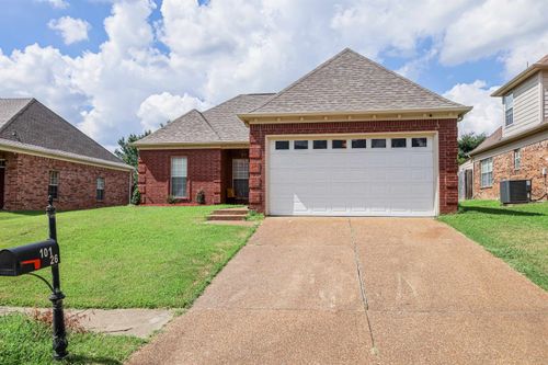 10126 Lynham Dr, Cordova, TN, 38016-0688 | Card Image