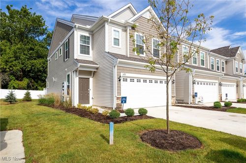 1628 Merlot Ln, Westlake, OH, 44145-2167 | Card Image