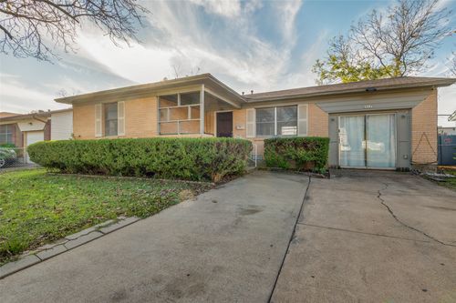 2217 Garden Oaks Dr, Irving, TX, 75061-6927 | Card Image