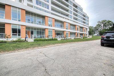 402 - 10 Wilby Cres, Condo with 1 bedrooms, 2 bathrooms and 1 parking in York ON | Image 1