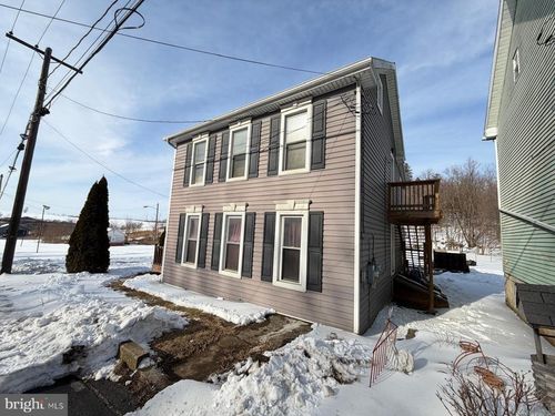 823 W Main St, WAYNESBORO, PA, 17268-1421 | Card Image