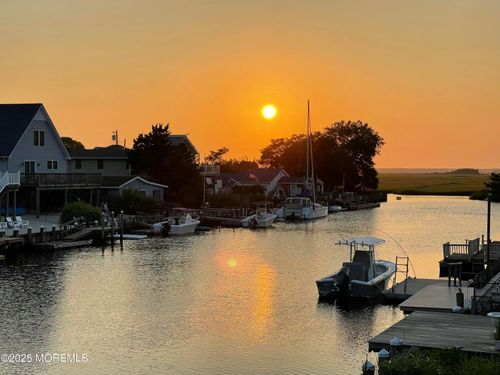 35 W Mohawk Dr, LITTLE EGG HARBOR TWP, NJ, 08087-1101 | Card Image