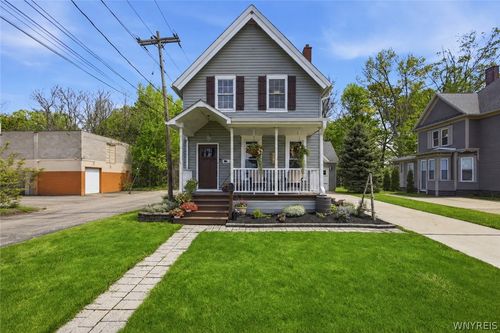 32 S Lake St, Hamburg, NY, 14075-6215 | Card Image