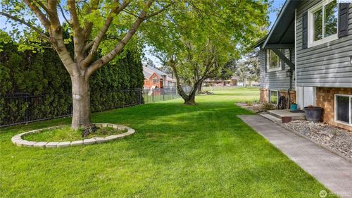 863 S Meadowlark Lane, Othello, WA, 99344 | Card Image