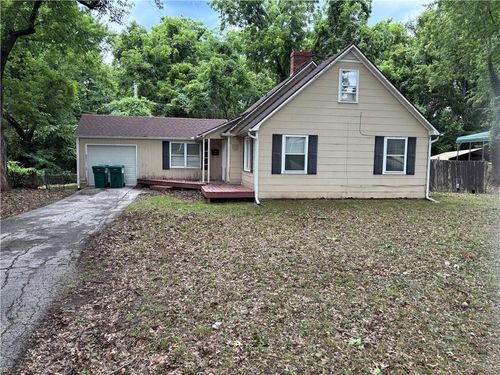 8732 E 73rd Ter, Raytown, MO, 64133-6304 | Card Image