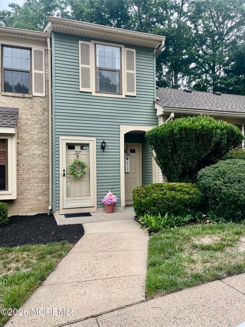 226 Perth Hill Ct, Aberdeen, NJ, 07747-1873 | Card Image