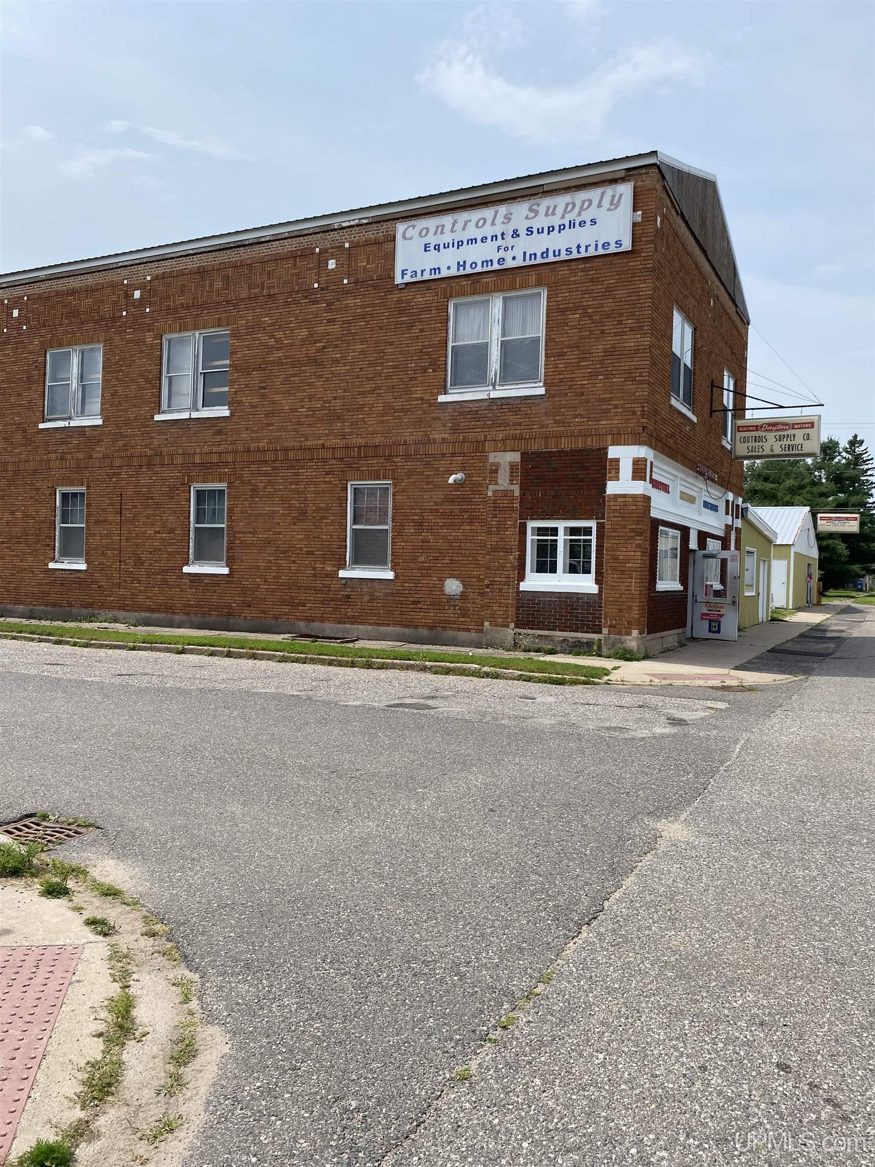 1101 West Breen Ave, Kingsford, MI 49802