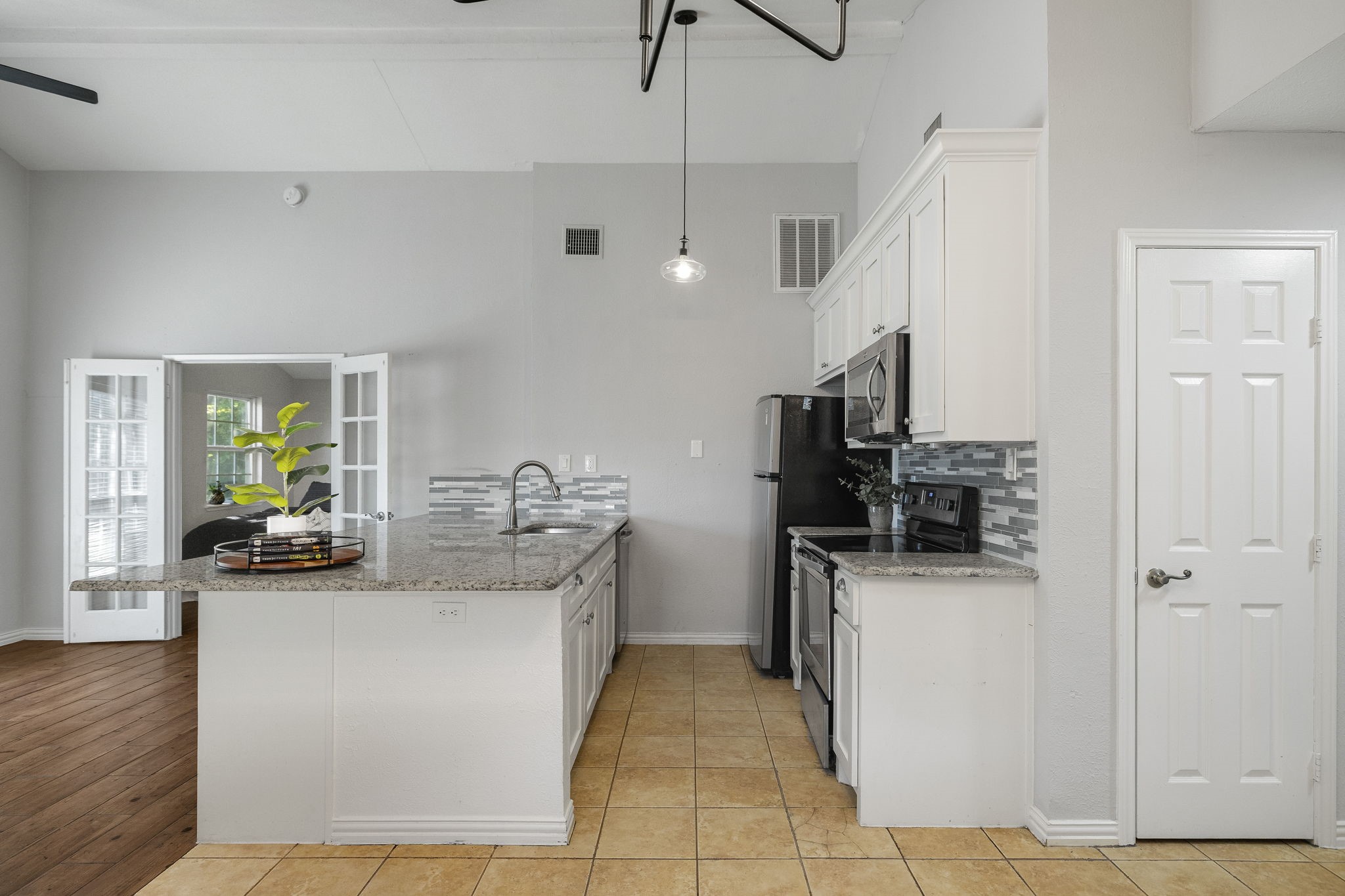 Residential Lease in The Colony 3