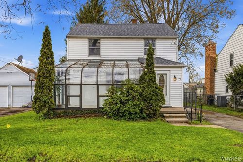 8472 W Rivershore Drive, Niagara Falls, NY, 14304 | Card Image