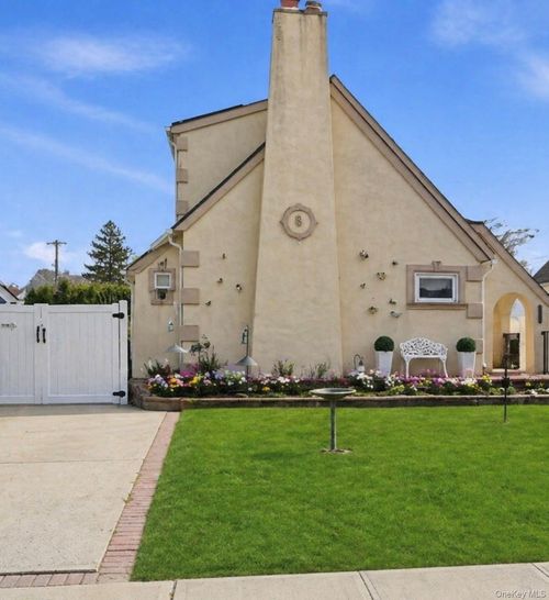 768 Edward St, North Baldwin, NY, 11510-1408 | Card Image