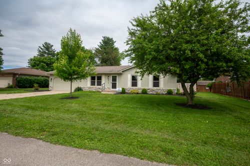 4913 Riverside Dr, Columbus, IN, 47203-1052 | Card Image