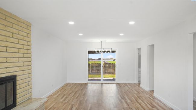 1200 E Ash St, Home with 3 bedrooms, 2 bathrooms and null parking in Othello WA | Image 9