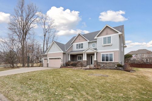 9328 Woodridge Way, Savage, MN, 55378-3152 | Card Image