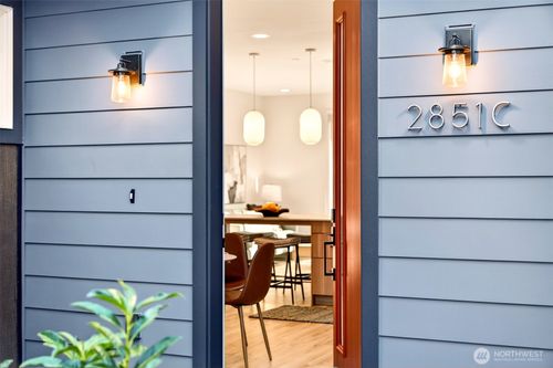 c-2851 Nw 70th St, Seattle, WA, 98117-6240 | Card Image