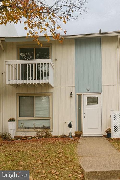26 Carousel Ct, STERLING, VA, 20164-1392 | Card Image