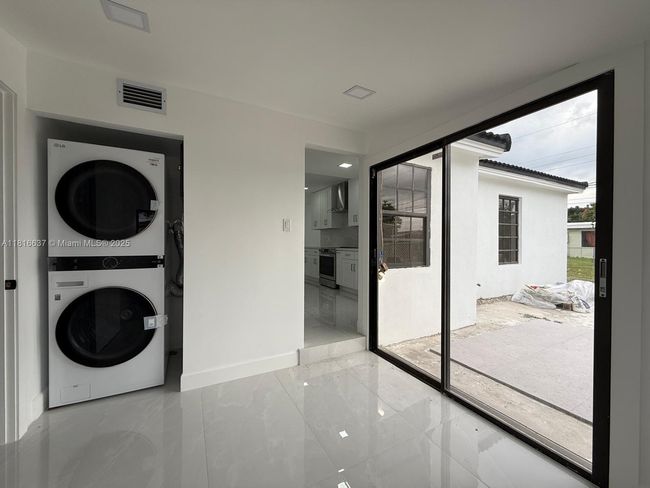 4314 Sw 97 Th Ct, House other with 5 bedrooms, 2 bathrooms and null parking in Miami FL | Image 40