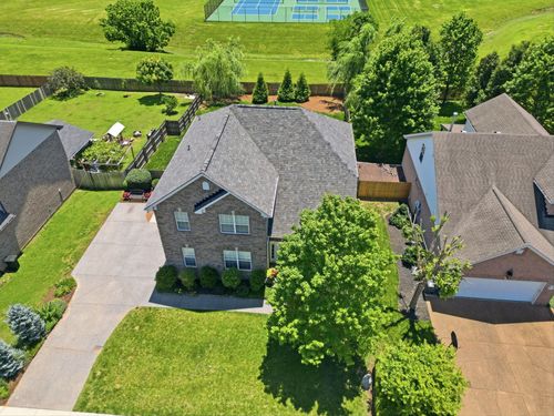 107 Brant Ln, Hendersonville, TN, 37075-6736 | Card Image