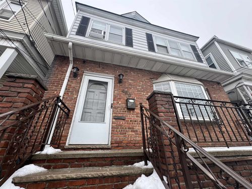 1-460 Avenue E, Bayonne, NJ, 07002-4727 | Card Image