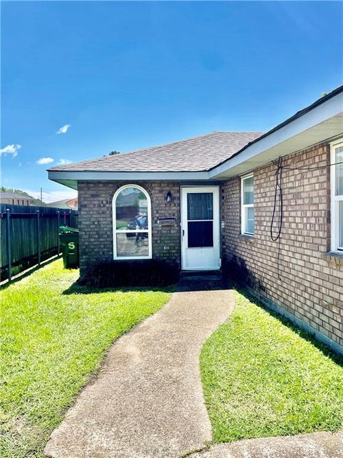 2205 Argyll St, Harvey, LA, 70058-3823 | Card Image