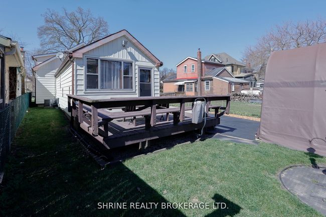 853 Queens Ave, House other with 3 bedrooms, 1 bathrooms and 2 parking in London ON | Image 23