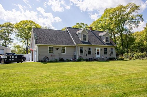 21 Bailey Hill Rd, Killingly, CT, 06239-3400 | Card Image