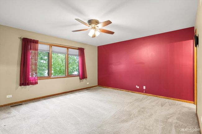 420 Windsor Dr, Home with 3 bedrooms, 3 bathrooms and null parking in Oswego IL | Image 16